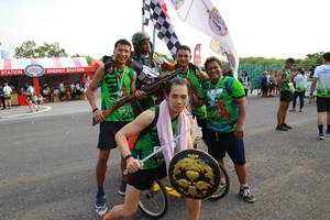 BIB: 
                            <button type="button" onclick="openModal(3563865)" class="btn btn-primary btn-sm float-right btn-popup" data-toggle="modal" data-target=".modal-high-quality">
                        <i class="fas fa-shopping-cart"></i> Add to Cart
                    </button>
                                            <button type="button" onclick="isThisMe(3563865, true)" class="btn btn-success btn-sm float-right btn-popup btn-isme hidden" data-toggle="tooltip" data-placement="bottom" title="นี่คือรูปของคุณใช่ไหม คลิกที่นี่เพื่อเอาเข้าอัลบั้ม">
                        <i class="fas fa-plus"></i> Add to album
                    </button>
                    <button type="button" onclick="isThisMe(3563865, false)" class="btn btn-warning btn-sm float-right btn-popup btn-isnotme hidden">
                        <i class="fas fa-ban"></i> Remove from album
                    </button>